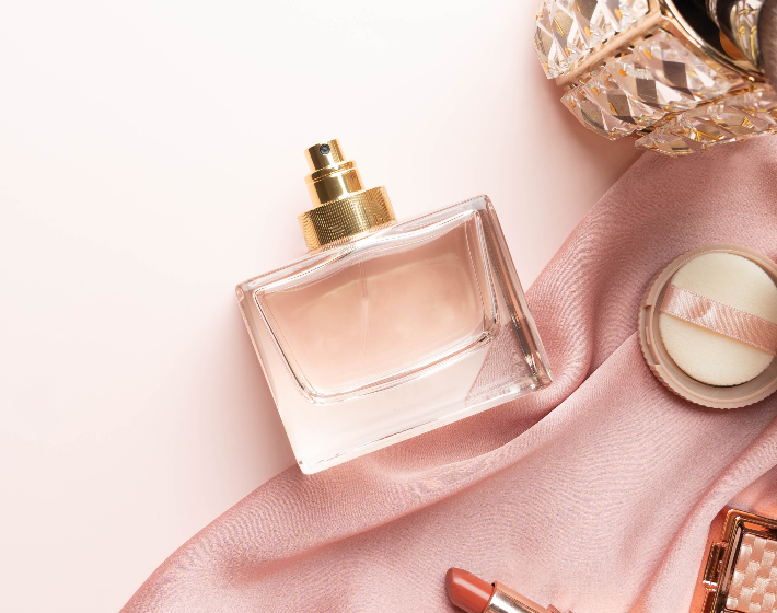Az 5 legjobb púderes parfüm, ami garantáltan elvarázsol