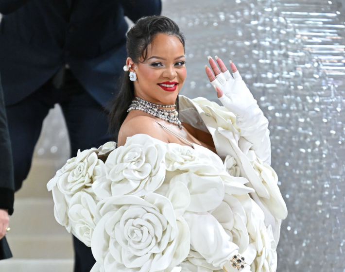 Megszületett Rihanna második gyermeke