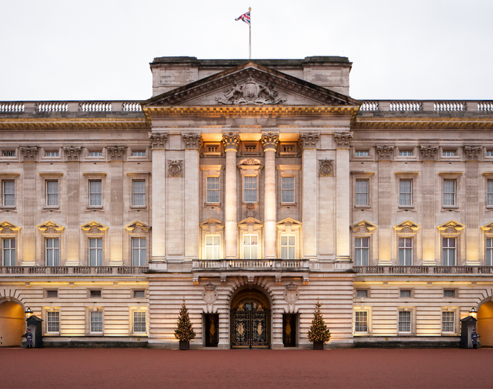 Betörtek a Buckingham-palotába: hihetetlen, mit tettek a behatolók 