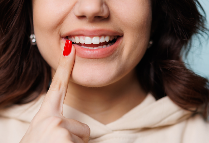 Ha ezt teszed a szájvizedbe, sokkal fehérebbek lesznek a fogaid