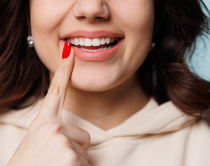 Ha ezt teszed a szájvizedbe, sokkal fehérebbek lesznek a fogaid