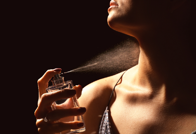 5 különleges parfüm, ami bizonyítottan vonzza a férfiakat