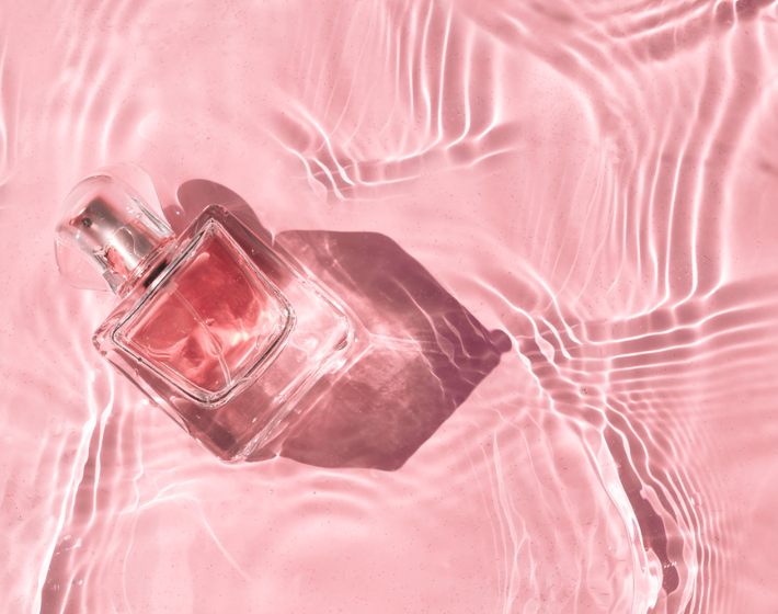3 parfüm, aminek egész nap érezni fogod az illatát